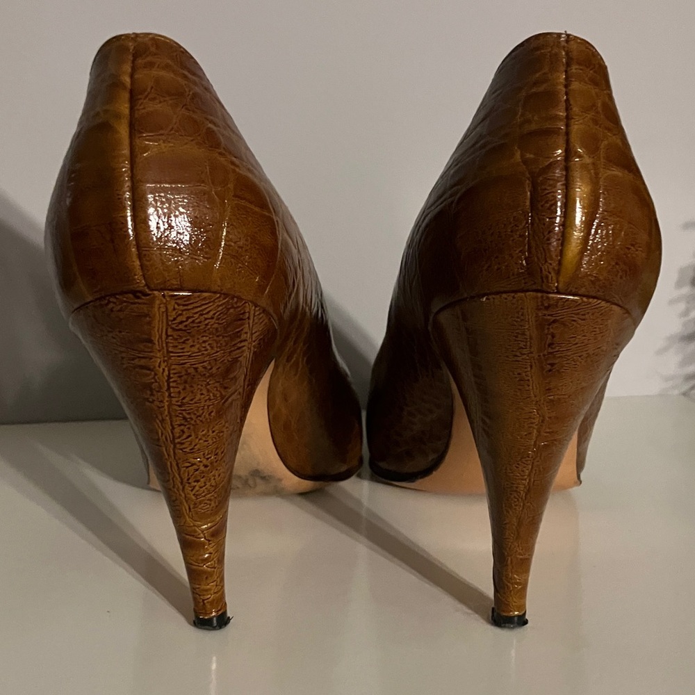 Casadei Textured Tan Heels Made in Italy - Picture 3 of 11